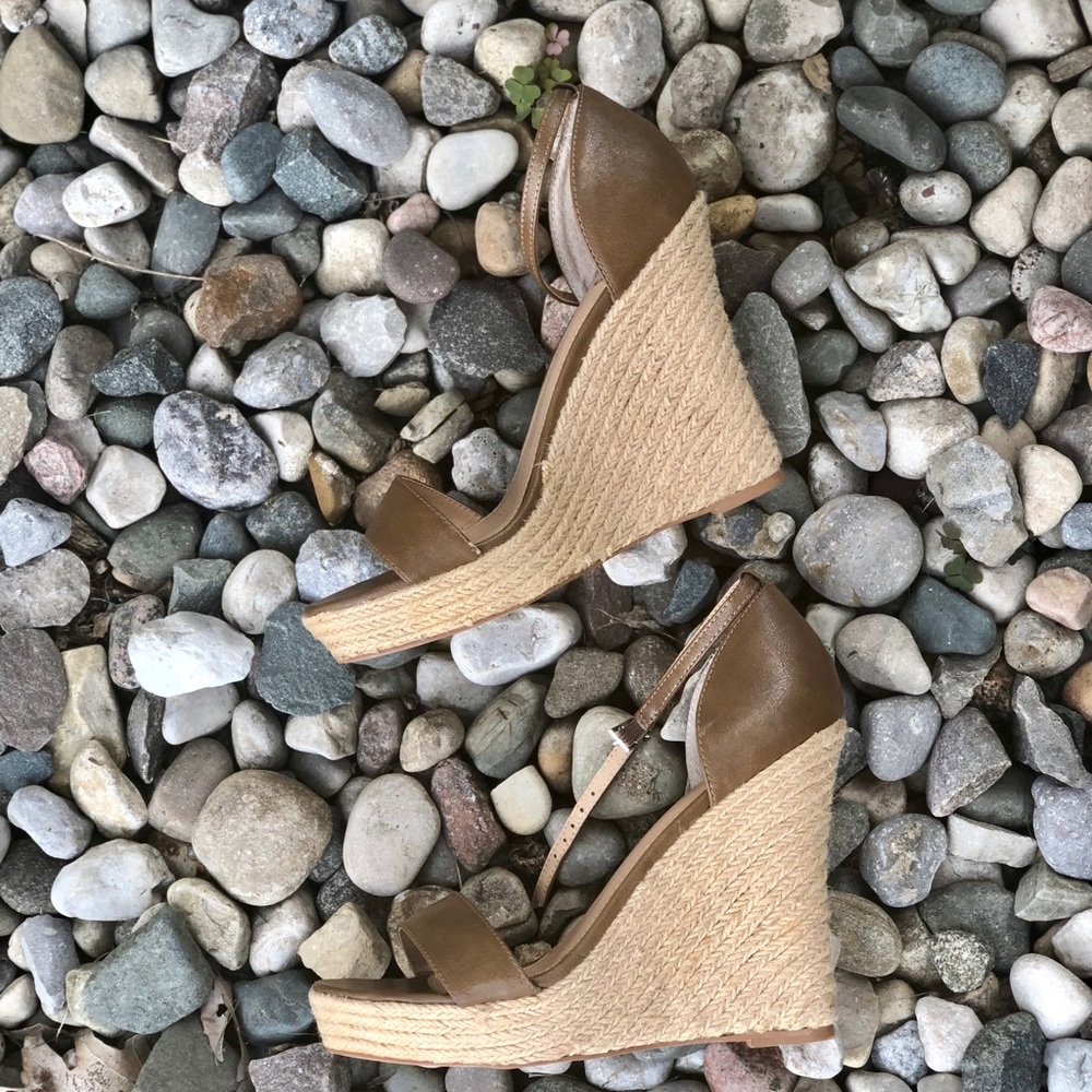 Colin Stuart: Size 8, tan ankle strap wedges.